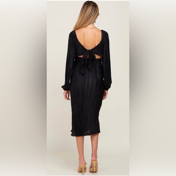 Black Pleated Front Cutout Back Tie
Maternity Midi Dress - Picture 3 of 7